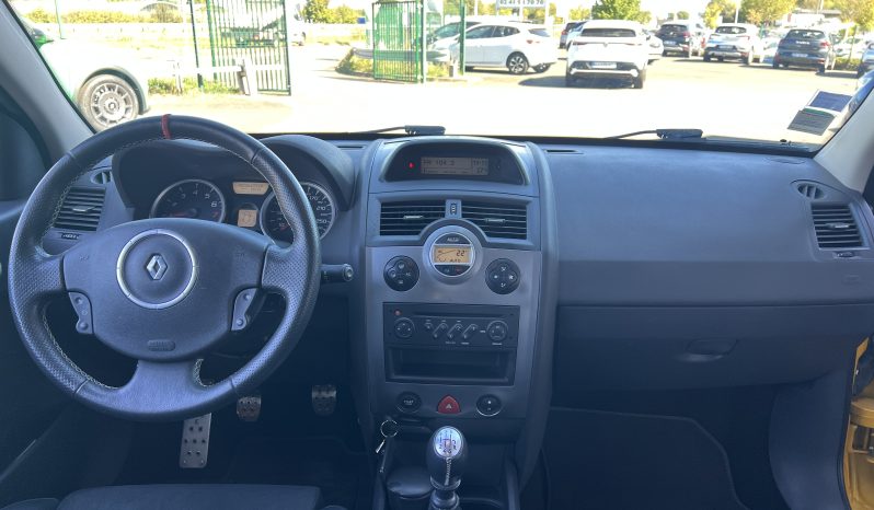 Renault Mégane 2 rs F1 Team R26 complet