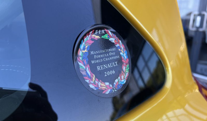 Renault Mégane 2 rs F1 Team R26 complet