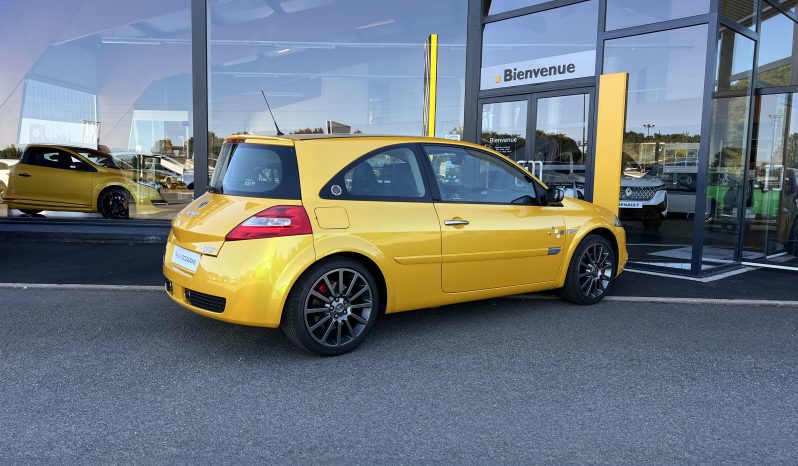 Renault Mégane 2 rs F1 Team R26 complet