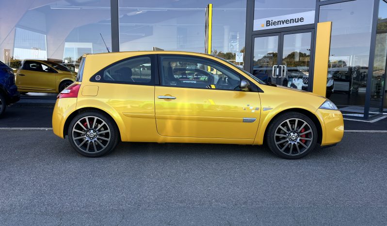Renault Mégane 2 rs F1 Team R26 complet