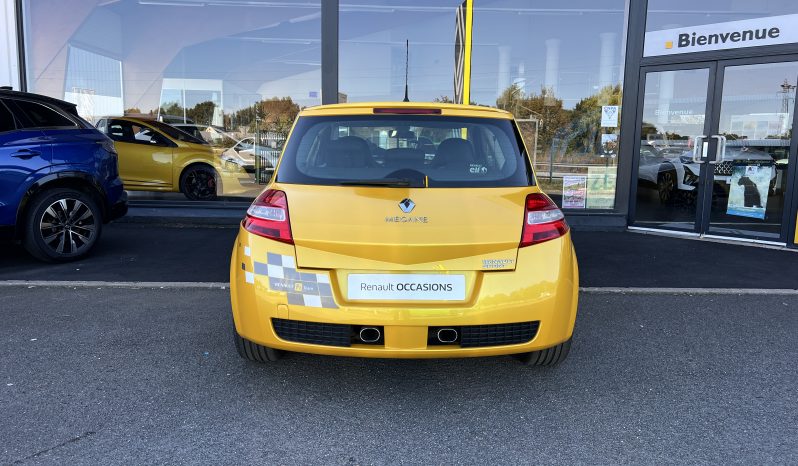 Renault Mégane 2 rs F1 Team R26 complet